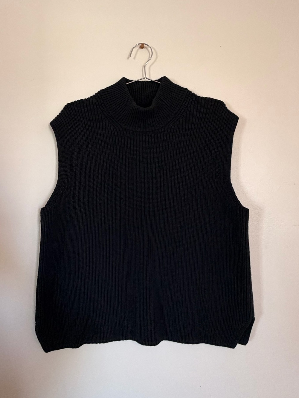 Abercrombie Chunky Knit Sleeveless Sweater